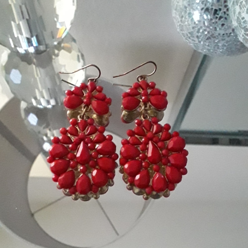 STUNNING EARRINGS